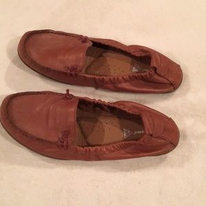 Women’s casual flats